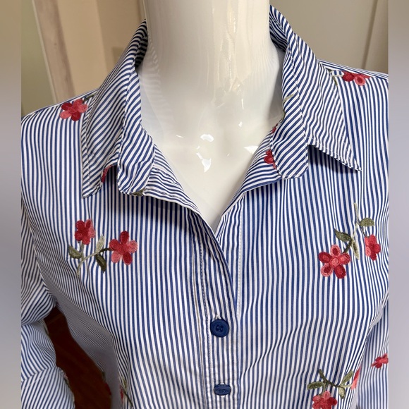 Navy and White Pinstriped Embroidered Top  PL - Picture 2 of 13